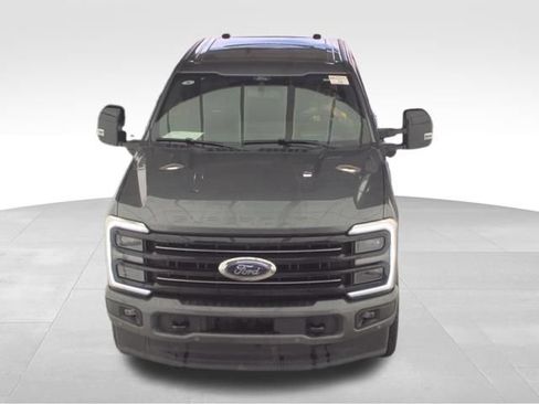 Used 2026 Ford F250 Platinum AWD/4WD image 2