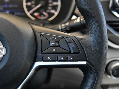 Used 2024 Nissan Altima 2.5 SV FWD image 27