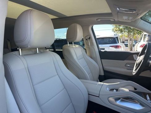 Certified 2025 Mercedes-Benz GLS 450 4MATIC image 34
