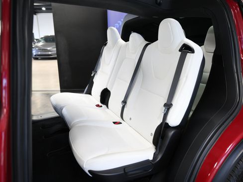 Used 2020 Tesla Model X Long Range AWD/4WD image 32