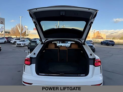 Used 2023 Audi RS Q8 w/ Black Optic Package image 18