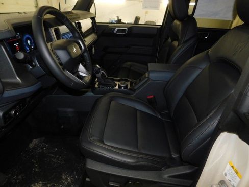 New 2025 Ford Bronco Badlands image 14