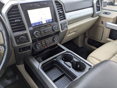 Used 2021 Ford F350 Lariat w/ Chrome Package image 19