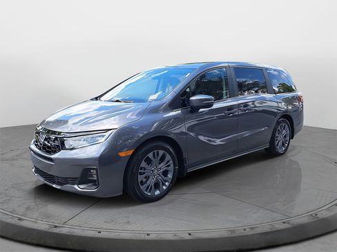 New 2026 Honda Odyssey Touring image 3