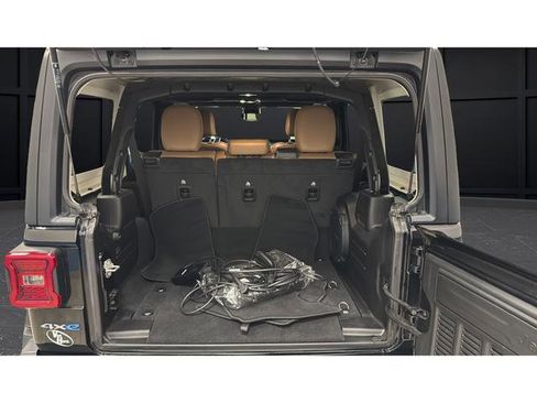 Used 2022 Jeep Wrangler Unlimited Sahara w/ Cold Weather Group image 26