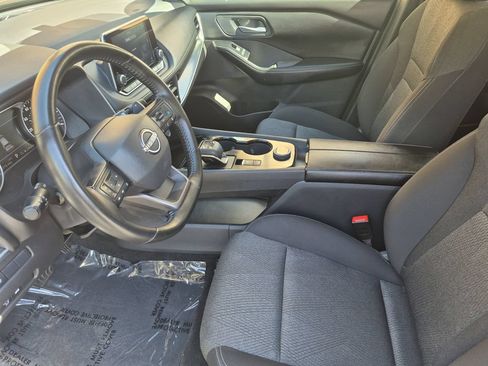 Used 2025 Nissan Rogue SV AWD/4WD image 11