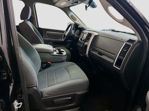 Used 2017 RAM 1500 Classic SLT AWD/4WD image 31