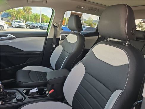 Used 2025 Volkswagen Taos SEL image 16