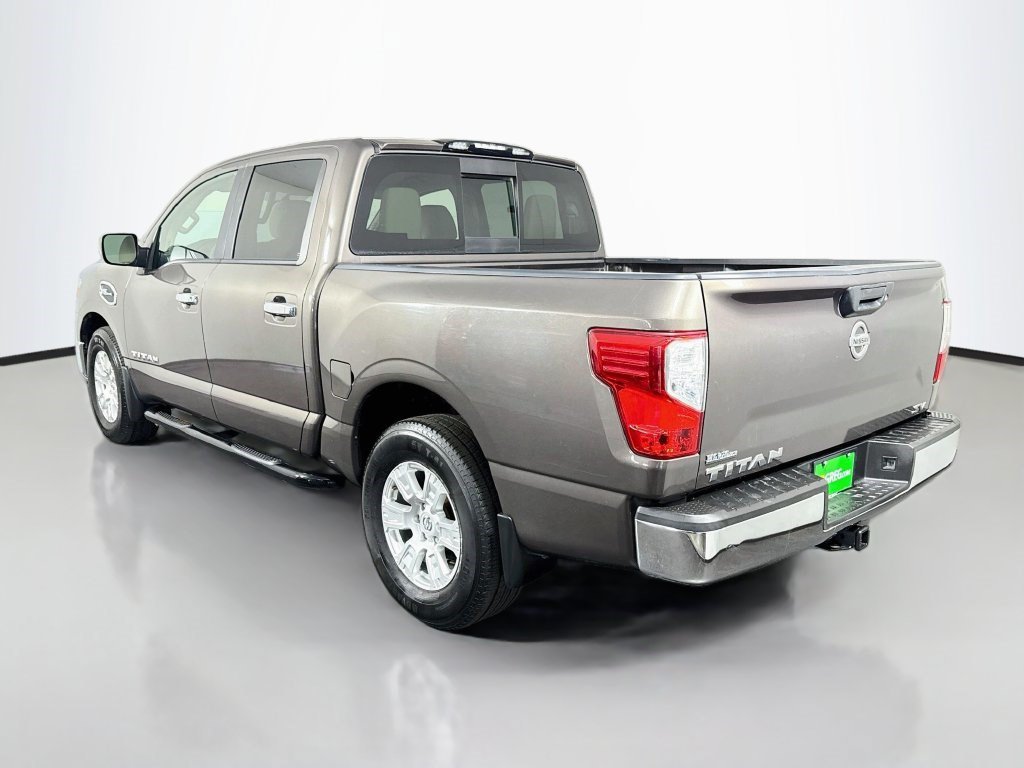 Used 2017 Nissan Titan SV RWD image 7