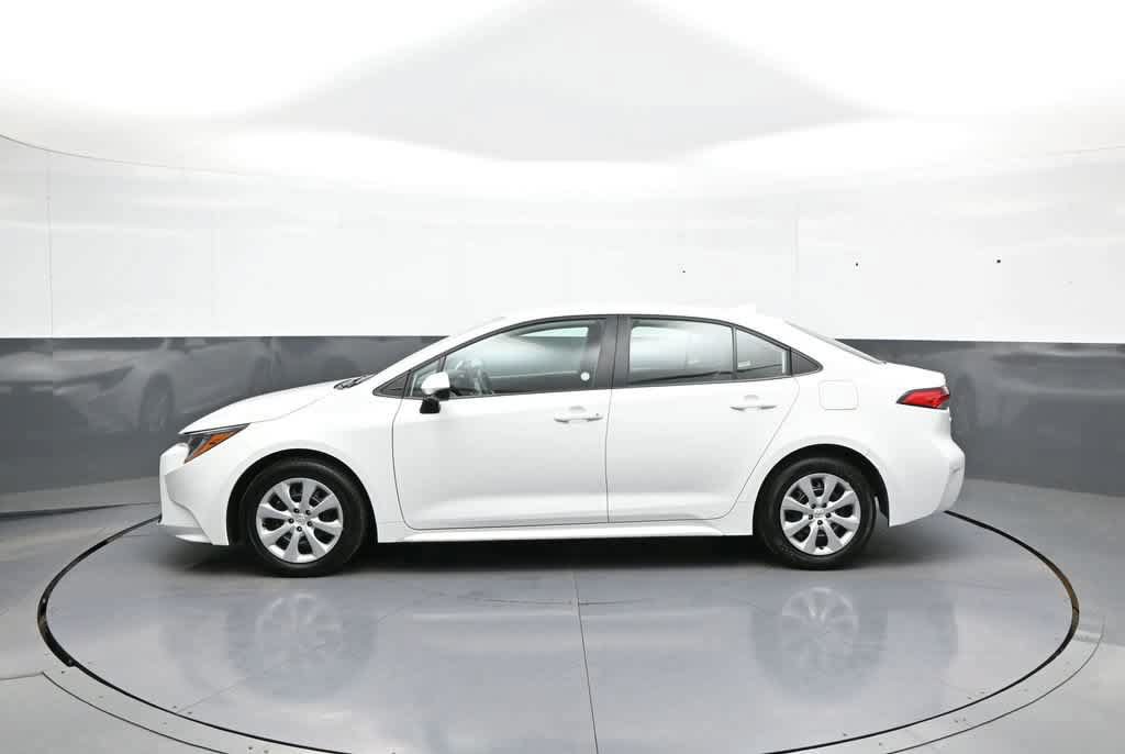 Used 2026 Toyota Corolla LE FWD image 8