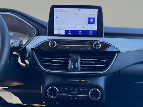 Used 2022 Ford Escape SEL image 16