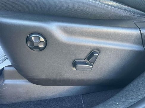 Used 2023 Dodge Durango GT image 18