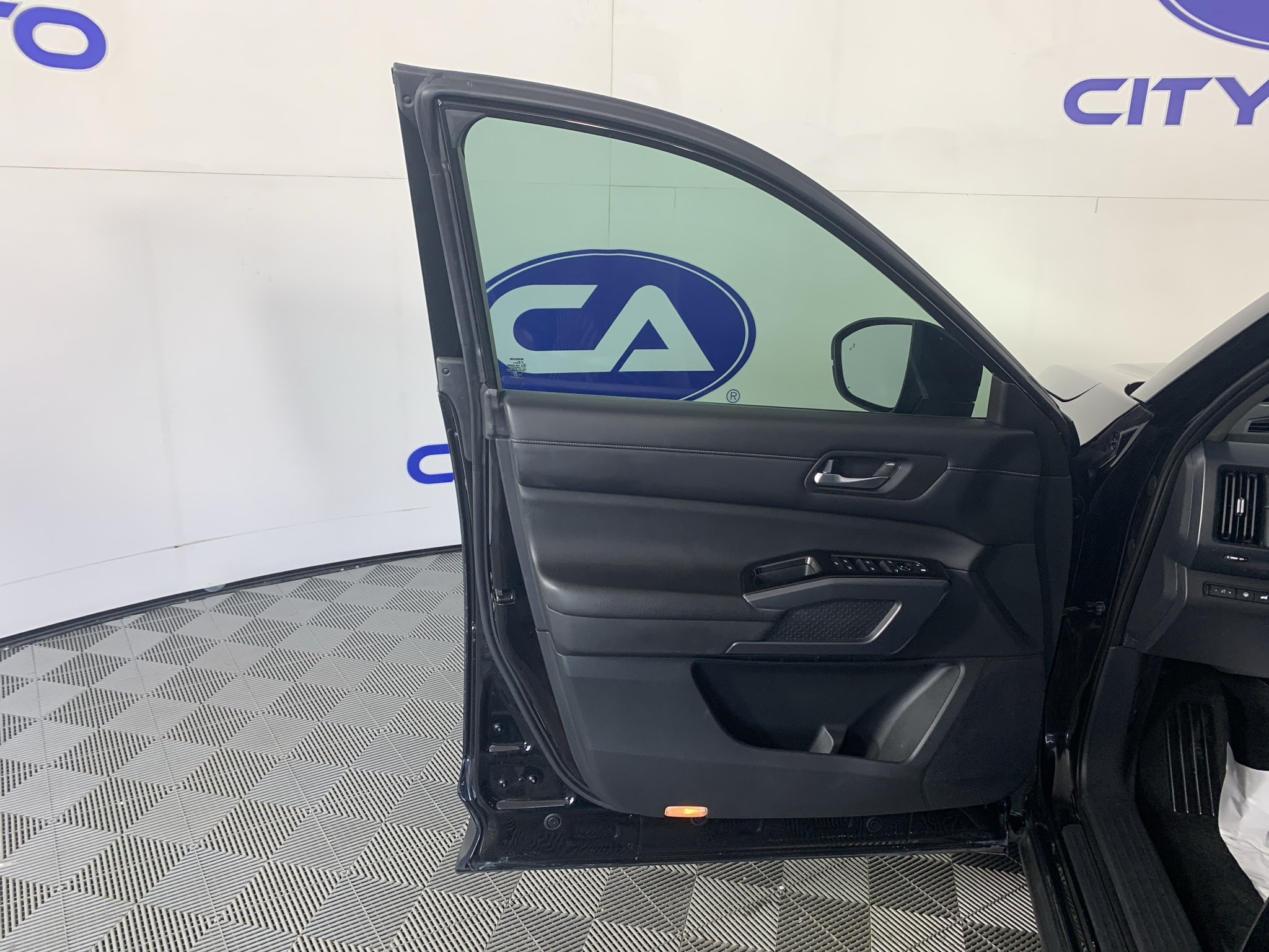 Used 2022 Nissan Pathfinder SL w/ SL Premium Package FWD image 13