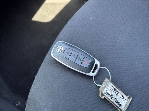 Used 2025 Nissan Sentra SV FWD image 21