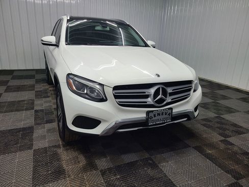 Used 2019 Mercedes-Benz GLC 300 4MATIC image 5