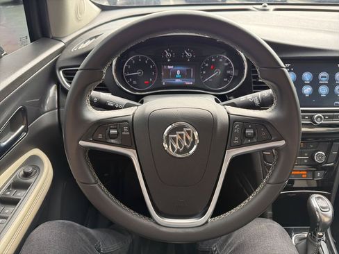 Used 2020 Buick Encore Preferred image 11