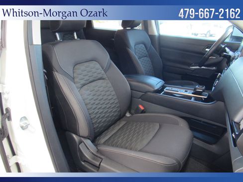 Used 2022 Nissan Pathfinder SV FWD image 30