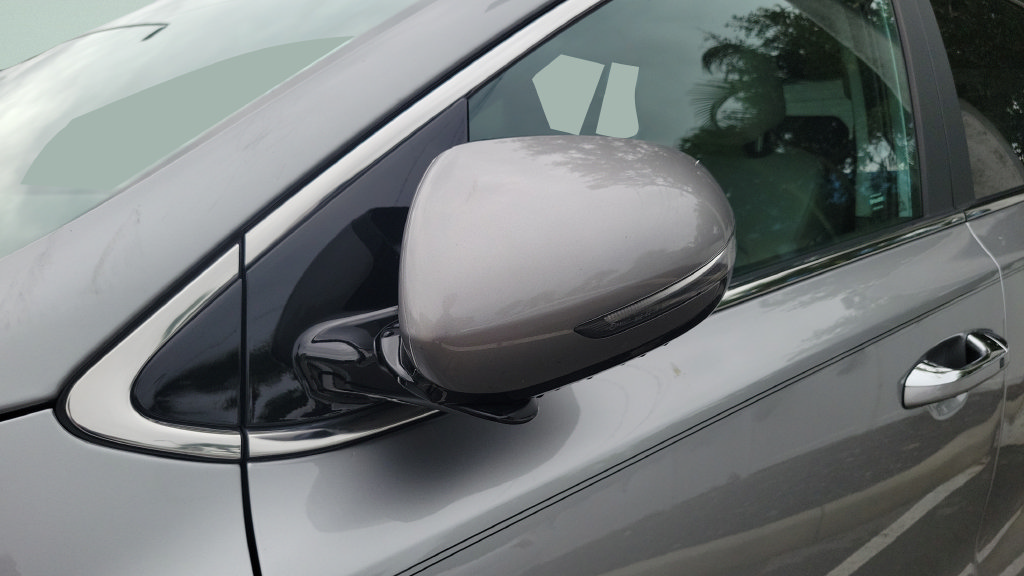 Used 2021 Kia Sportage EX w/ EX Technology Package FWD image 3