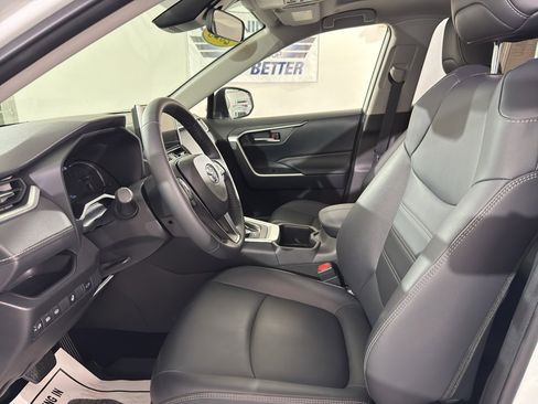 Used 2025 Toyota RAV4 XLE Premium image 17