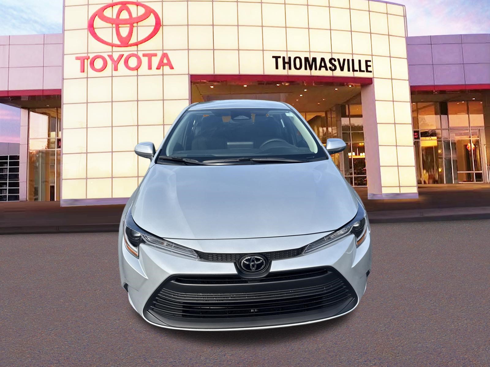 Used 2026 Toyota Corolla LE FWD image 2