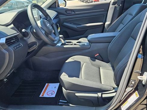 Used 2025 Nissan Altima 2.5 S FWD image 5