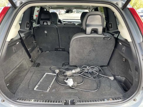Used 2023 Volvo XC90 T8 Plus image 12