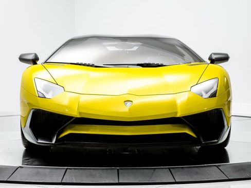 Used 2017 Lamborghini Aventador LP 750-4 Superveloce AWD/4WD image 3