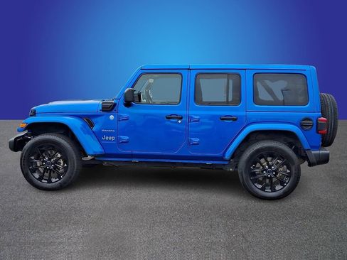 Used 2024 Jeep Wrangler Unlimited Sahara AWD/4WD image 7