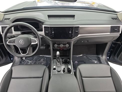 Certified 2023 Volkswagen Atlas SE w/ Panoramic Sunroof Package image 9