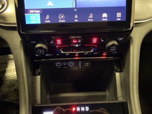 Used 2024 Jeep Grand Cherokee Limited w/ Black Appearance Package AWD/4WD image 15