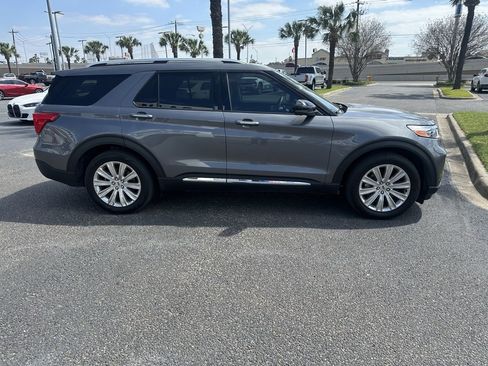 Used 2022 Ford Explorer Limited w/ Equipment Group 301A image 7