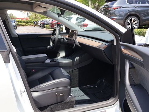 Used 2024 Tesla Model Y Performance AWD/4WD image 33