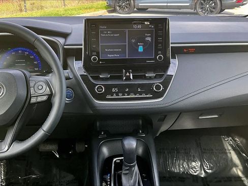 Used 2022 Toyota Corolla LE image 6
