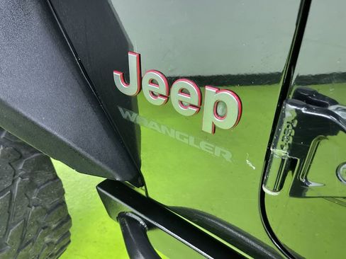 Used 2019 Jeep Wrangler Rubicon w/ LED Lighting Group image 14