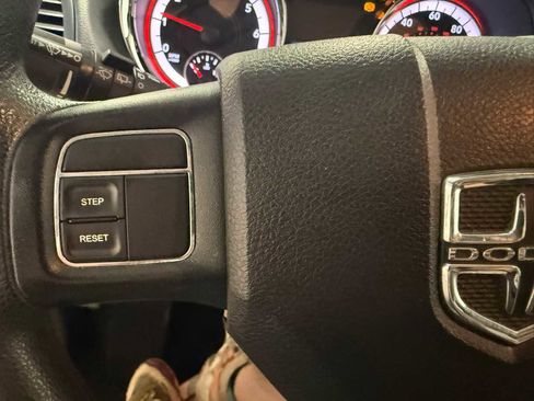 Used 2015 Dodge Grand Caravan SXT FWD image 27