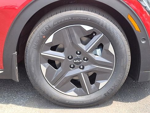 New 2025 Kia EV6 Light w/ Light LR Technology Package image 9