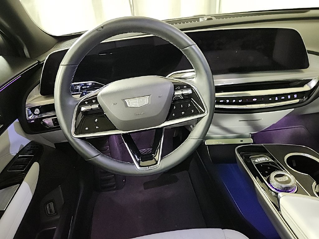 Used 2024 Cadillac Lyriq Luxury RWD image 13