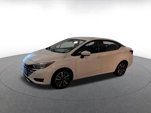 Used 2025 Nissan Versa SV FWD image 8