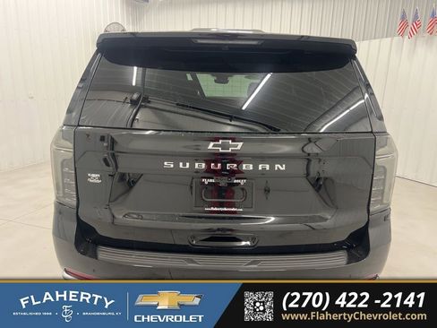 Used 2025 Chevrolet Suburban High Country image 4