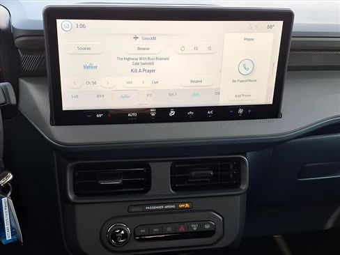 New 2025 Ford Maverick XL image 13