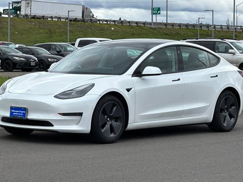 Used 2021 Tesla Model 3 Standard Range Plus image 7
