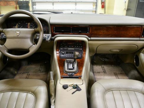 Used 1997 Jaguar XJ6 RWD image 34