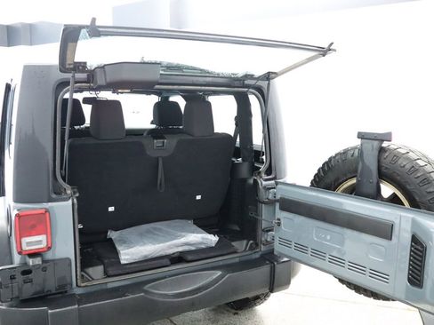 Used 2014 Jeep Wrangler Sport w/ Quick Order Package 24S AWD/4WD image 17