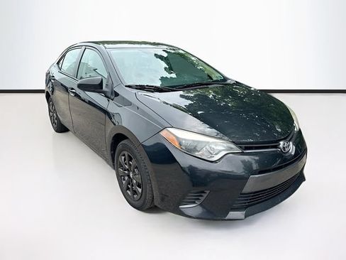Used 2015 Toyota Corolla LE FWD image 1