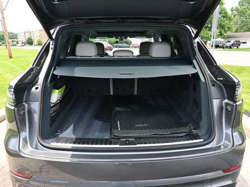 Used 2021 Porsche Cayenne Turbo S AWD/4WD image 22