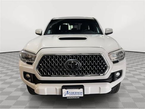 Used 2019 Toyota Tacoma TRD Sport AWD/4WD image 4