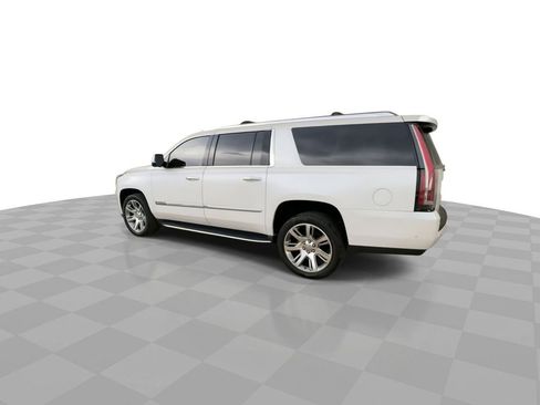 Used 2017 Cadillac Escalade ESV Luxury image 6