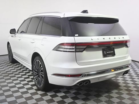Certified 2025 Lincoln Aviator Black Label AWD/4WD image 4