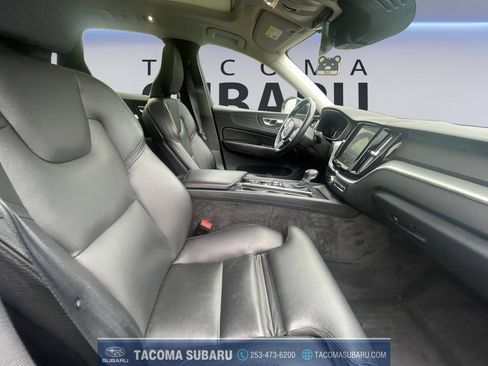 Used 2019 Volvo XC60 T5 Momentum w/ Premium Package AWD/4WD image 17