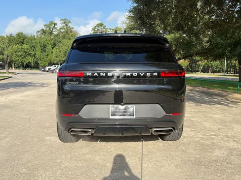 Used 2024 Land Rover Range Rover Sport SE AWD/4WD image 10